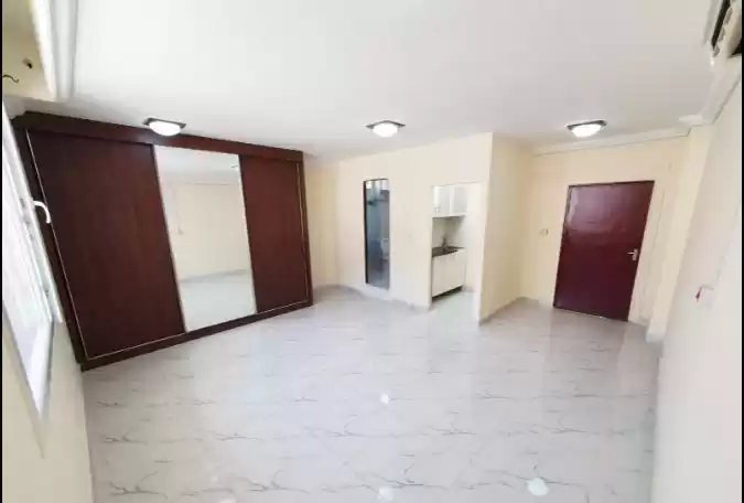 Residential Ready Property Studio U/F Apartment  for rent in Doha #15704 - 1  image 